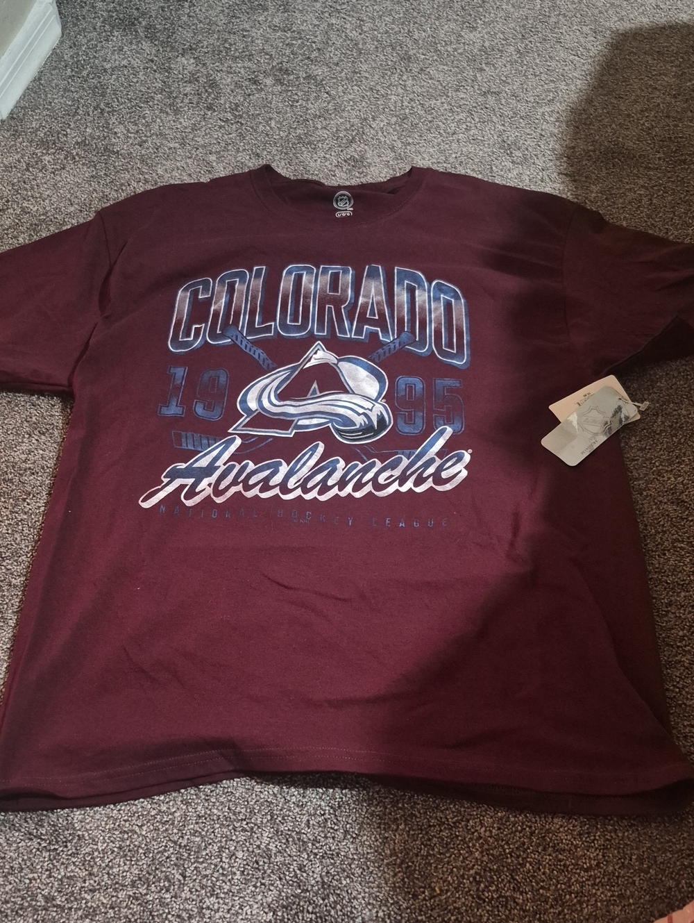 NHL Colorado Avalanche Graphic Tee - Maroon & White